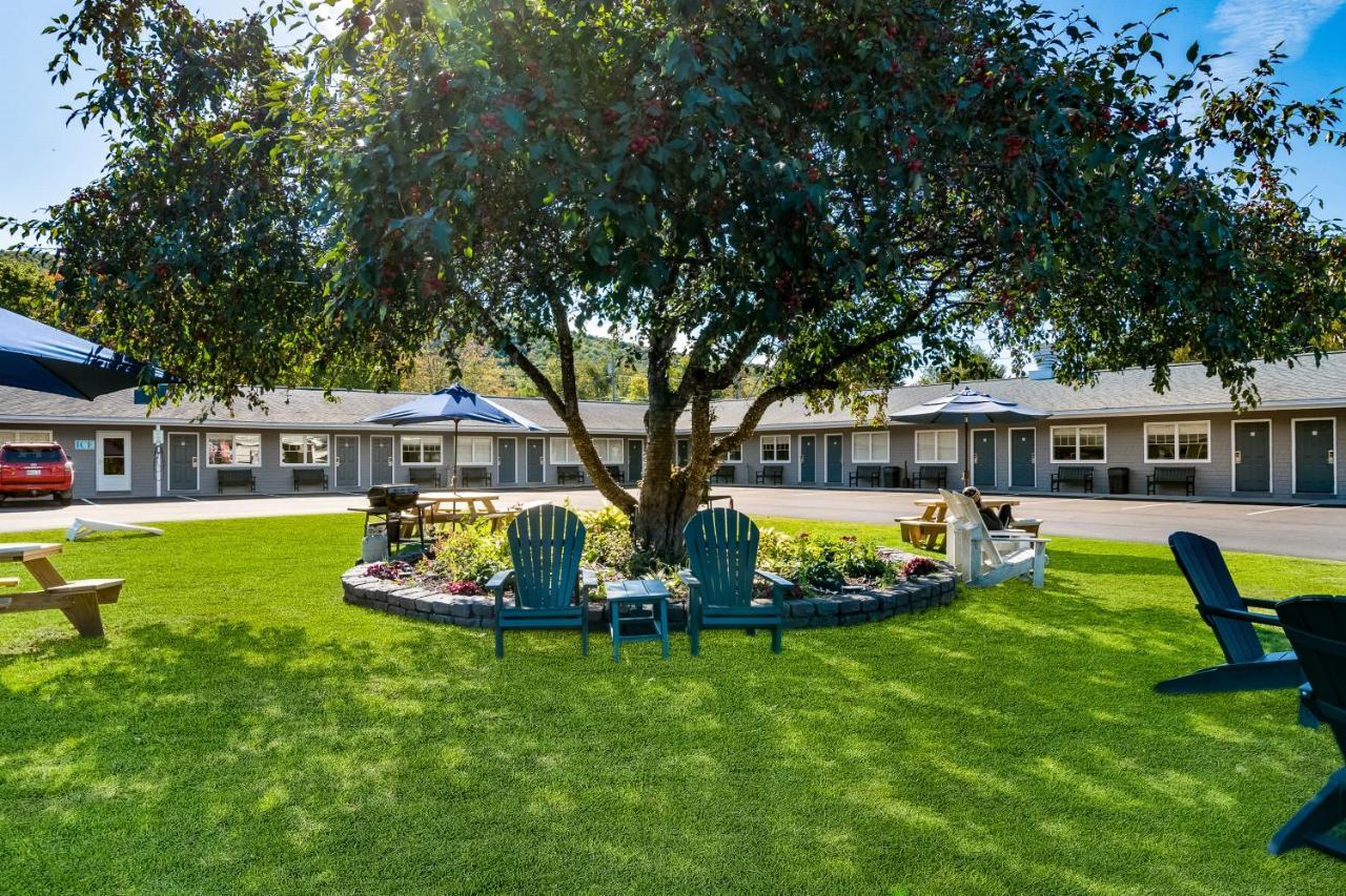 Top Notch Inn Gorham Bagian luar foto